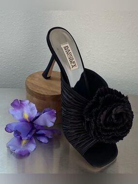 NEW BADGLEY MISCHKA BLACK FLORAL MULE HEELS